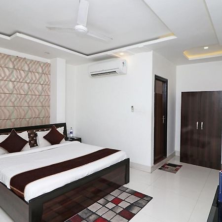 Oyo 8837 Hotel Surya Galaxy Kanpur Buitenkant foto
