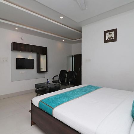 Oyo 8837 Hotel Surya Galaxy Kanpur Buitenkant foto