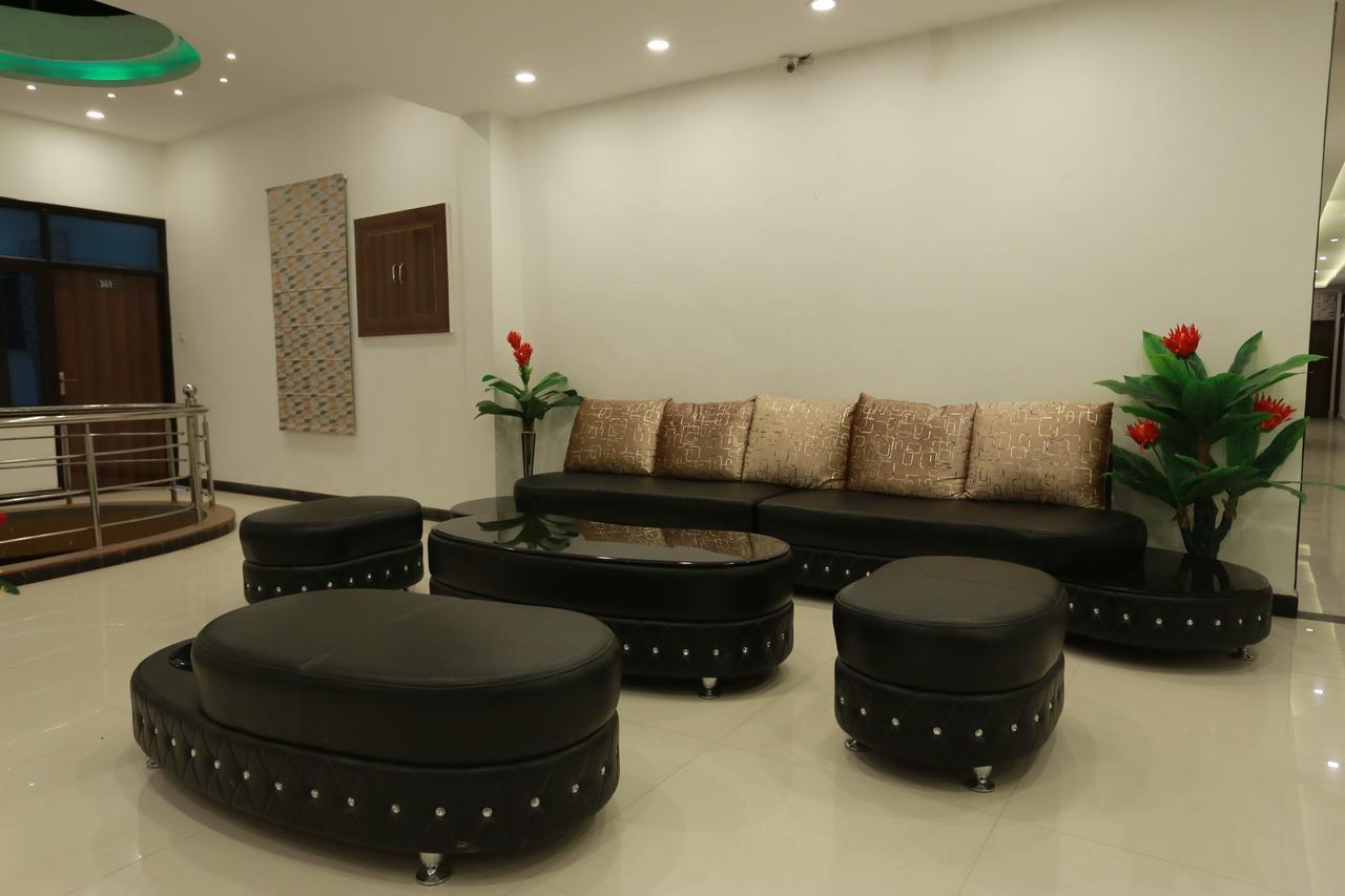Oyo 8837 Hotel Surya Galaxy Kanpur Buitenkant foto