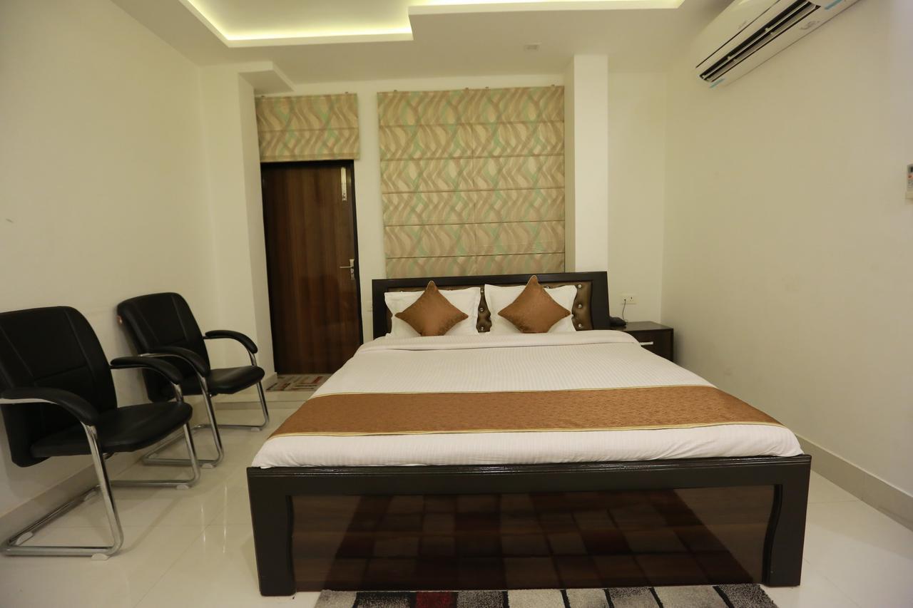 Oyo 8837 Hotel Surya Galaxy Kanpur Buitenkant foto