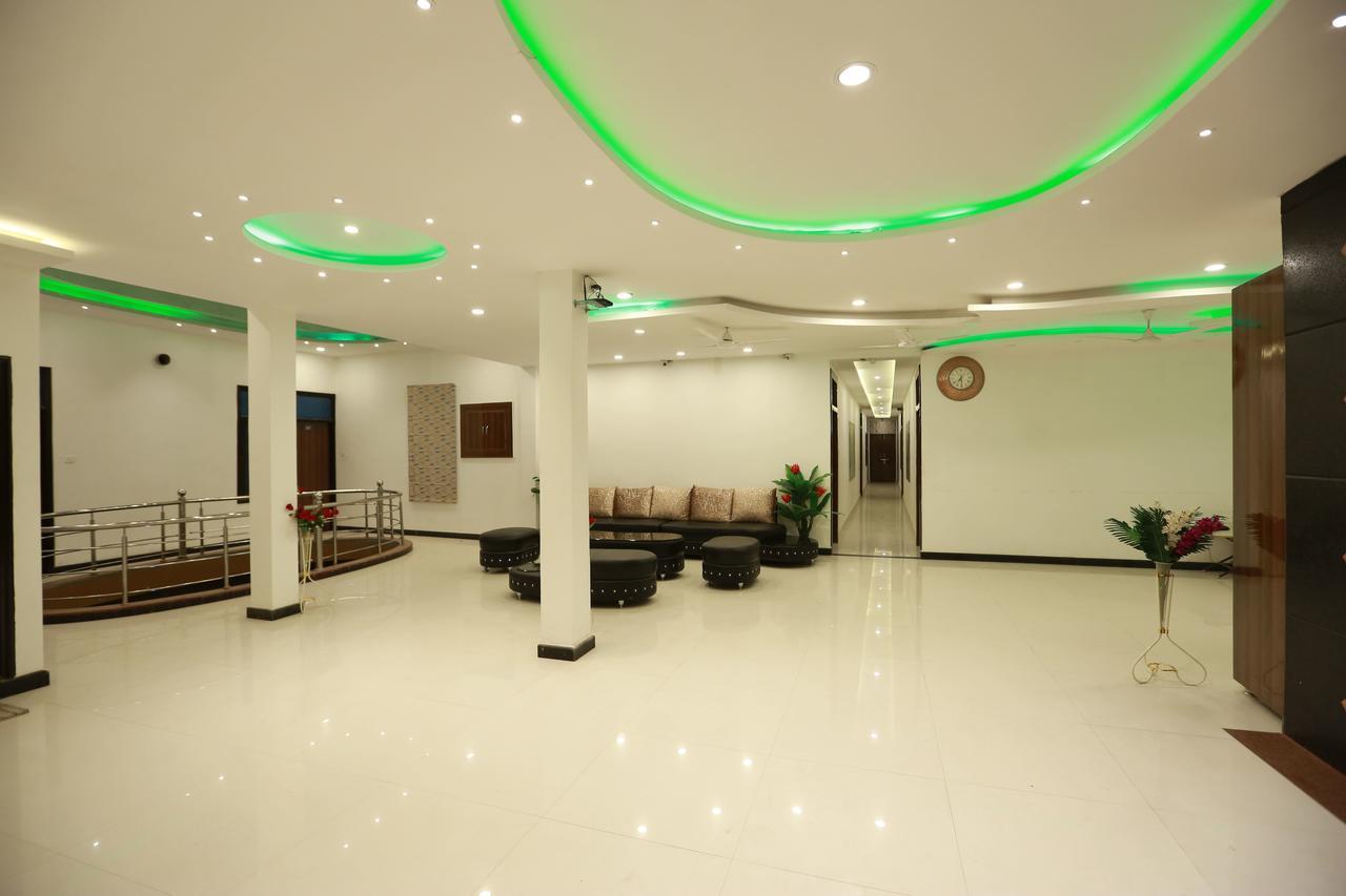 Oyo 8837 Hotel Surya Galaxy Kanpur Buitenkant foto