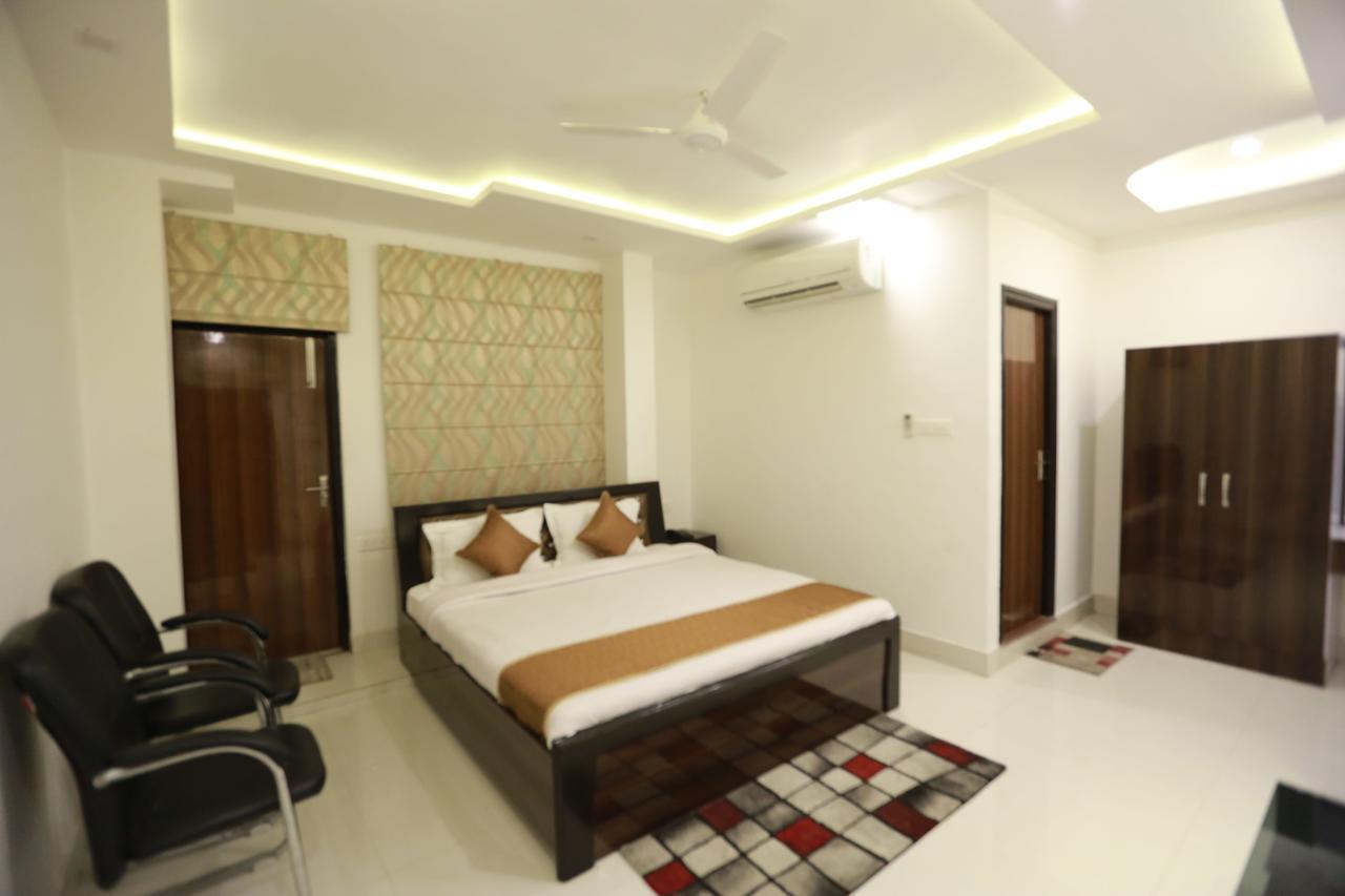 Oyo 8837 Hotel Surya Galaxy Kanpur Buitenkant foto