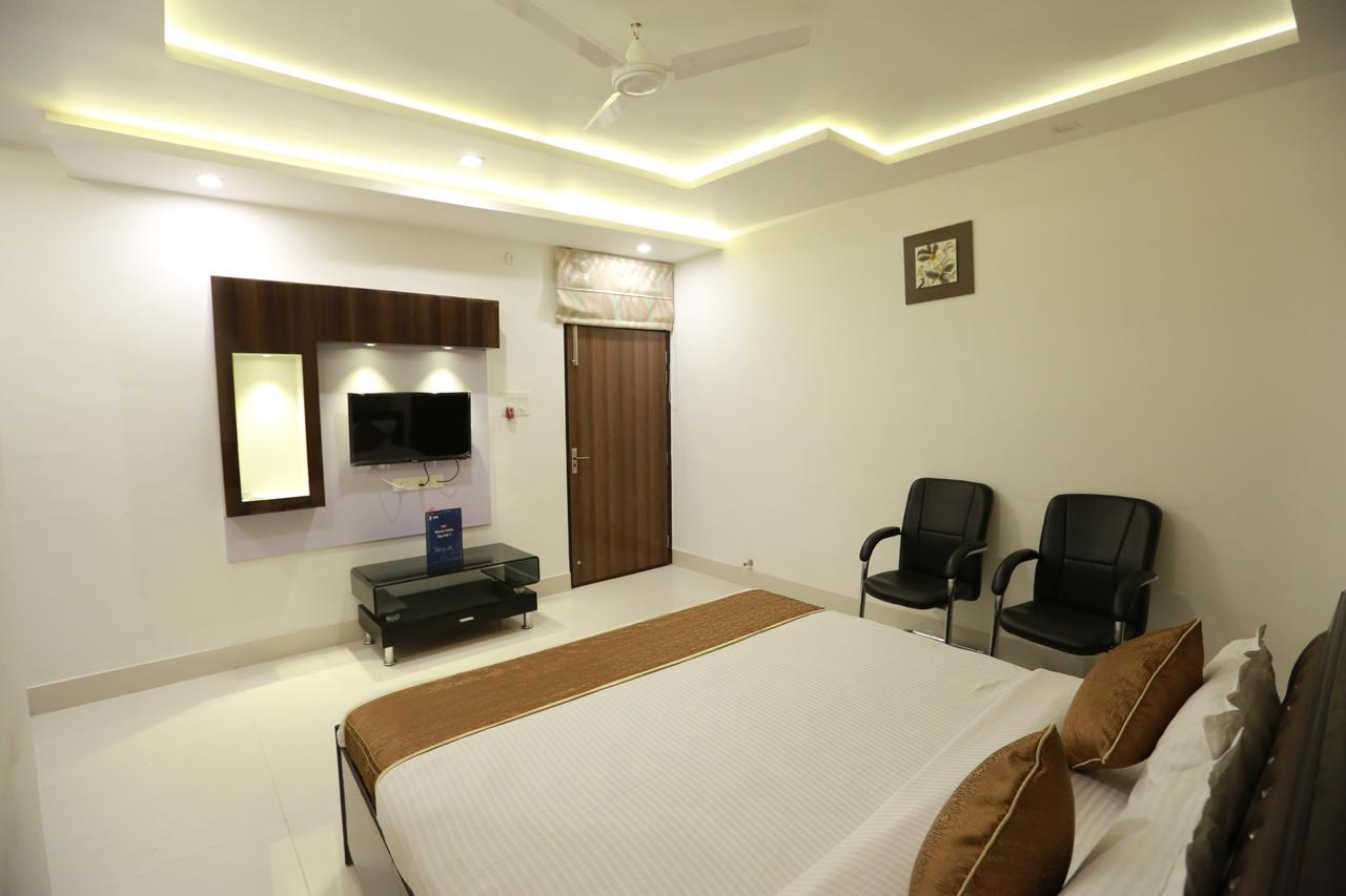 Oyo 8837 Hotel Surya Galaxy Kanpur Buitenkant foto