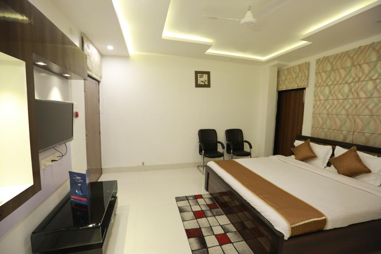 Oyo 8837 Hotel Surya Galaxy Kanpur Buitenkant foto