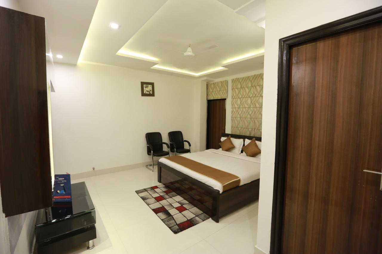 Oyo 8837 Hotel Surya Galaxy Kanpur Buitenkant foto