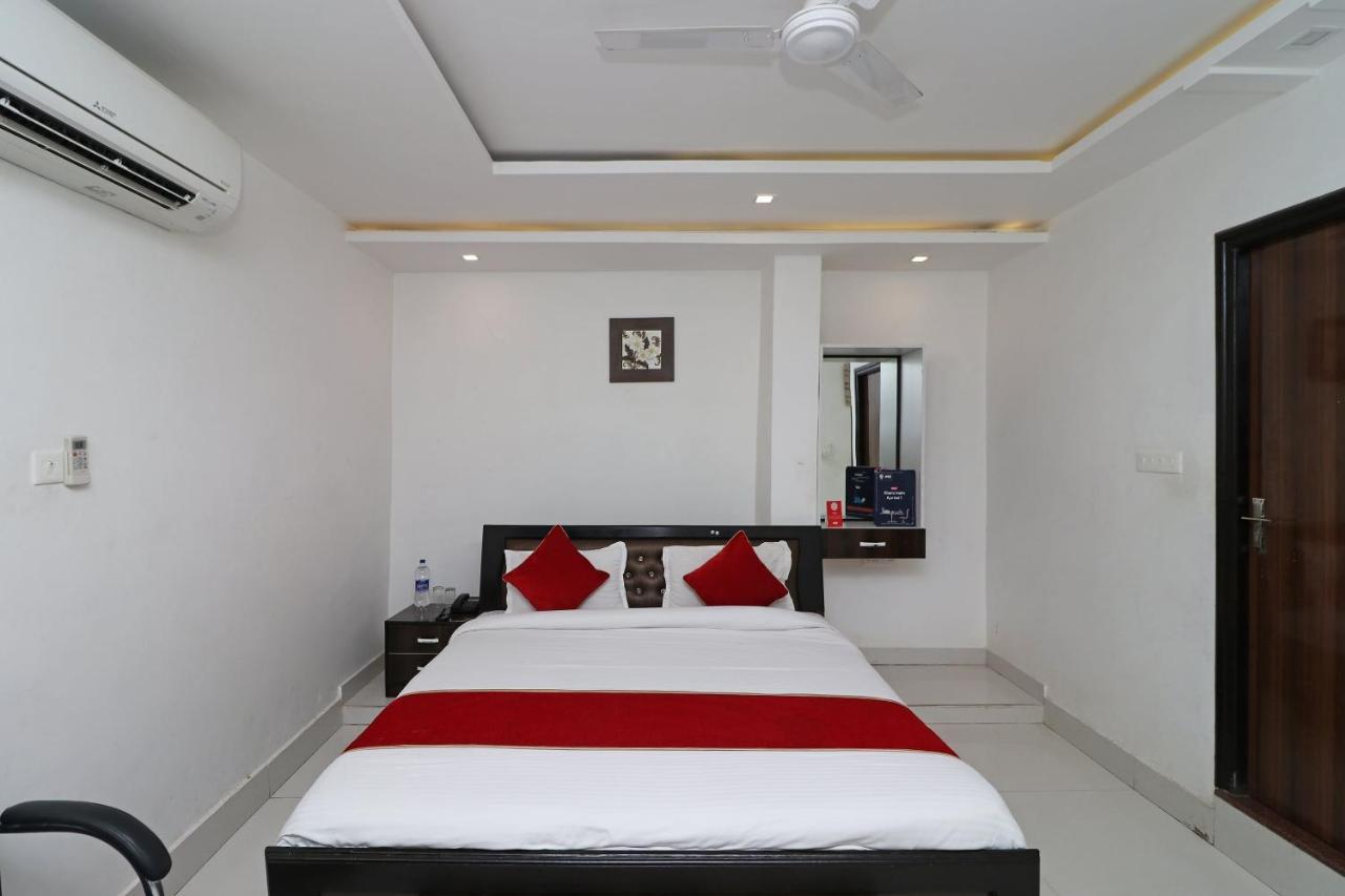 Oyo 8837 Hotel Surya Galaxy Kanpur Buitenkant foto