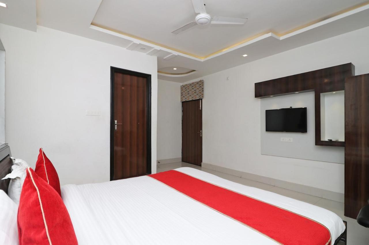 Oyo 8837 Hotel Surya Galaxy Kanpur Buitenkant foto