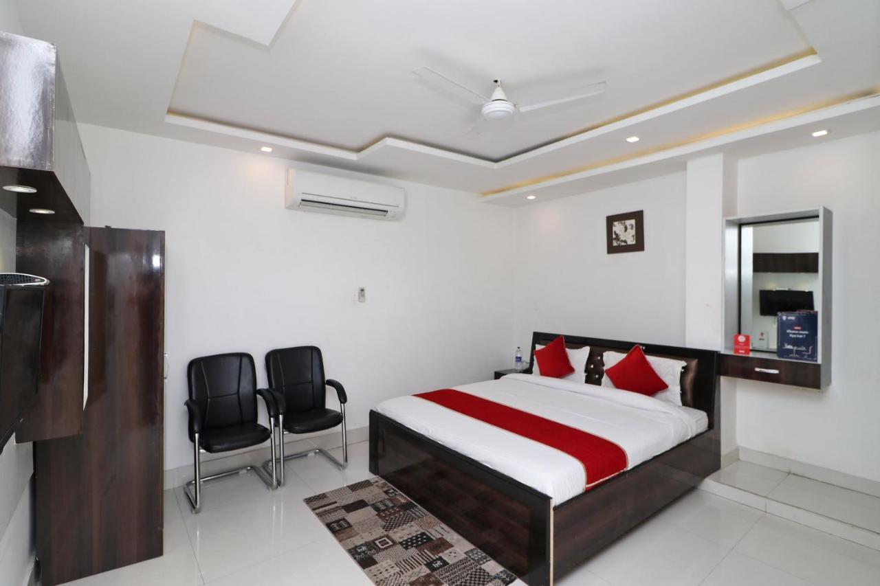 Oyo 8837 Hotel Surya Galaxy Kanpur Buitenkant foto