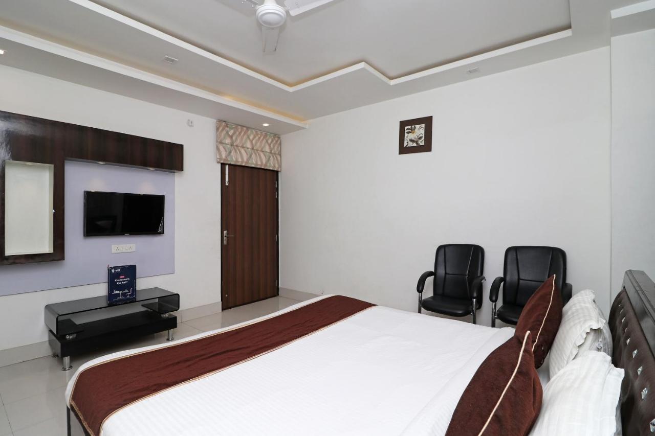 Oyo 8837 Hotel Surya Galaxy Kanpur Buitenkant foto