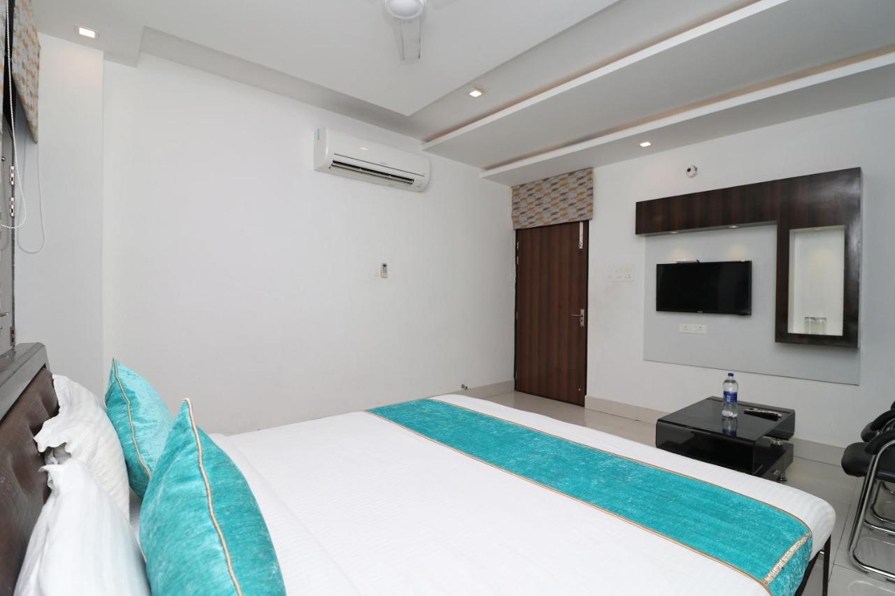 Oyo 8837 Hotel Surya Galaxy Kanpur Buitenkant foto